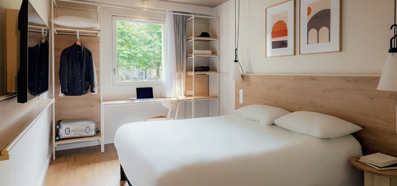 Chambre double supérieure de l'hôtel Ibis Maisons Laffitte
